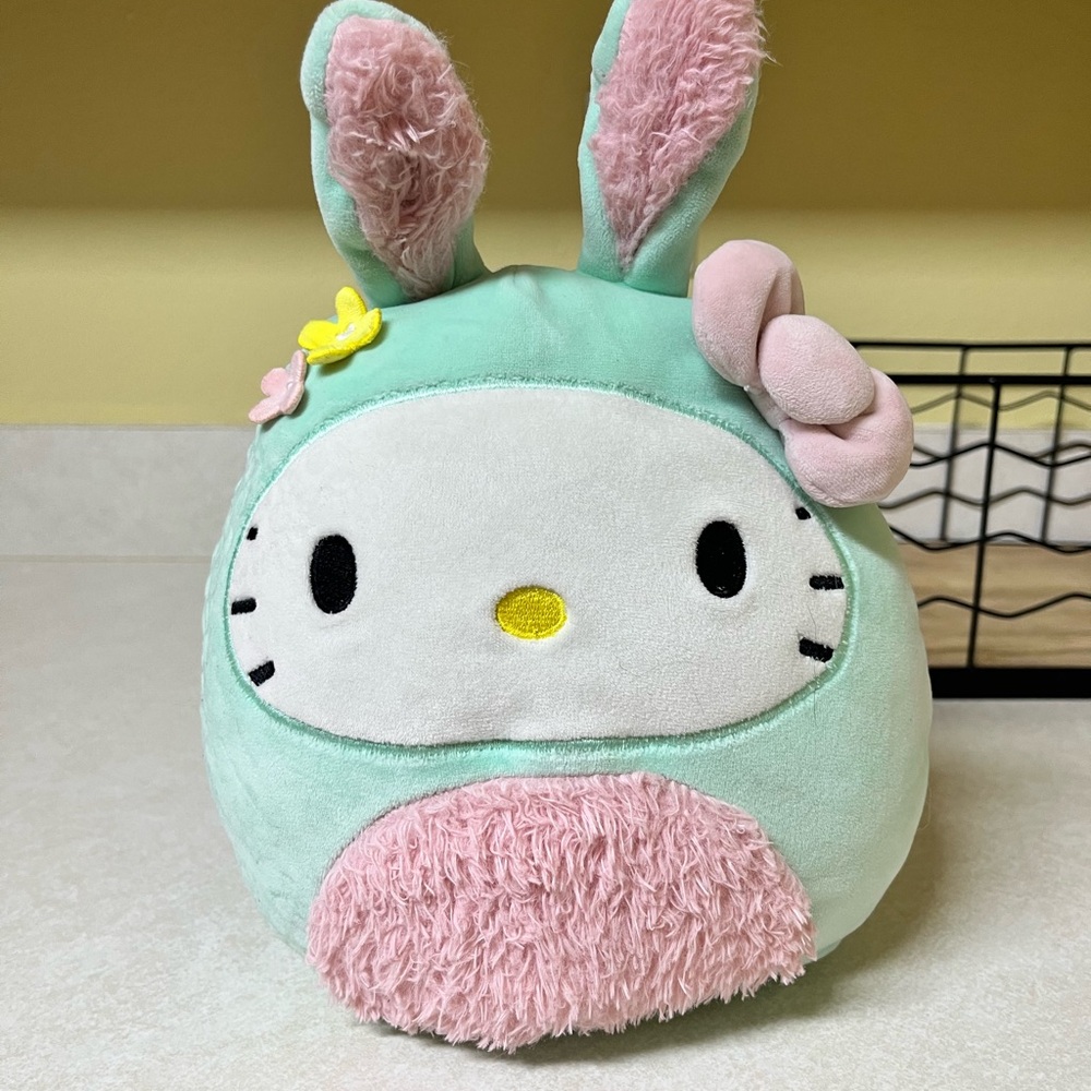 Hello Kitty Easter squishmellow